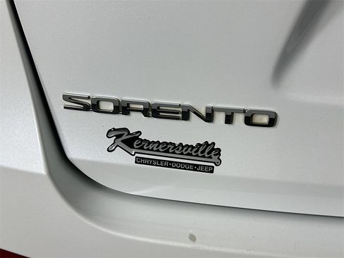 Used 2020 Kia Sorento EX image 29