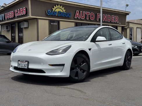 Used 2023 Tesla Model 3 Standard Range RWD image 2