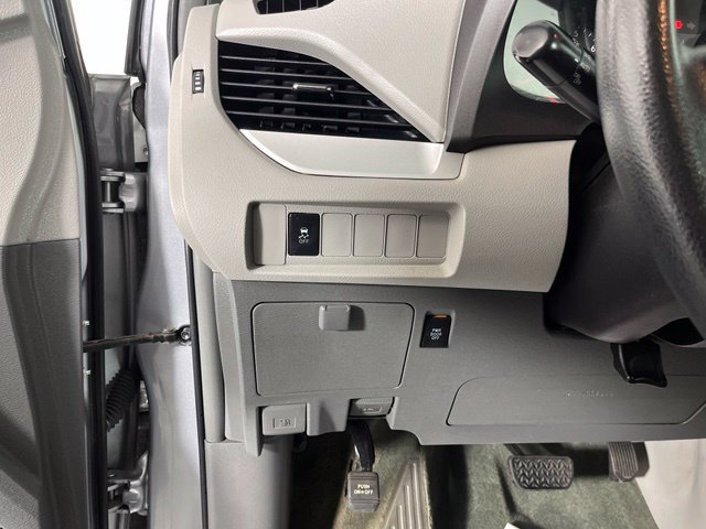 Used 2015 Toyota Sienna LE FWD image 18