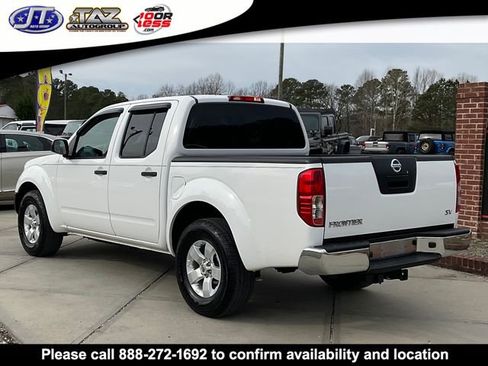 Used 2011 Nissan Frontier SV image 5