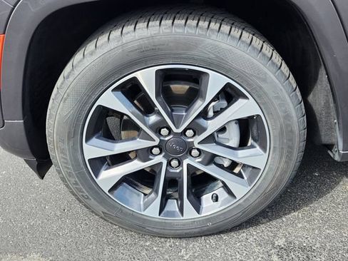 Used 2022 Jeep Grand Cherokee Overland AWD/4WD image 19