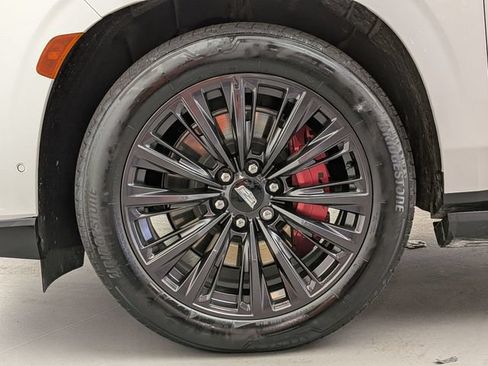 Certified 2024 Cadillac Escalade V w/ LPO, ONYX Package AWD/4WD image 30