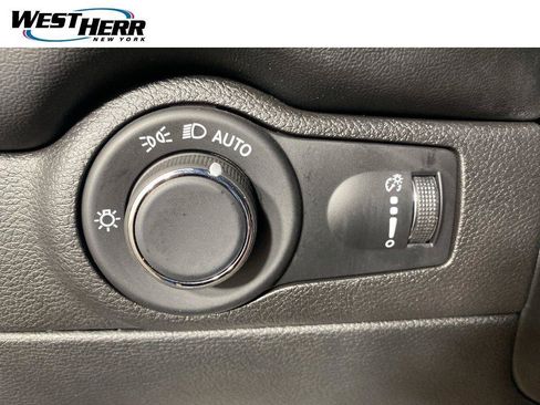 Used 2025 Dodge Durango R/T AWD/4WD image 12