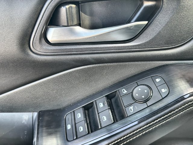 Used 2025 Nissan Rogue SV FWD image 22