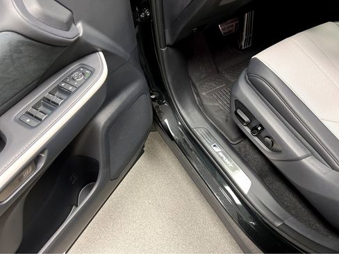 New 2026 Lexus TX 500h AWD image 8