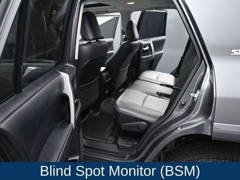 Used 2022 Toyota 4Runner SR5 Premium w/ Moonroof Package AWD/4WD image 18