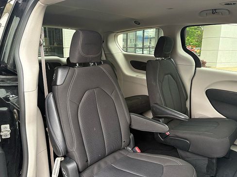 Used 2024 Chrysler Voyager LX FWD image 15