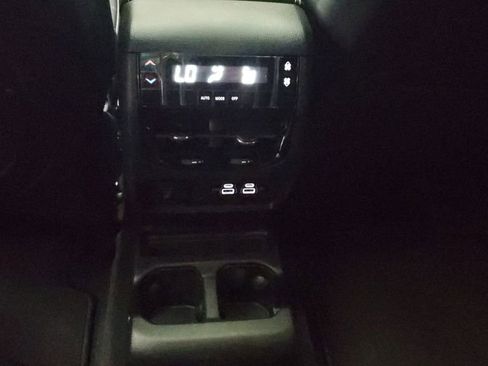 Used 2024 Jeep Grand Cherokee L Altitude AWD/4WD image 13
