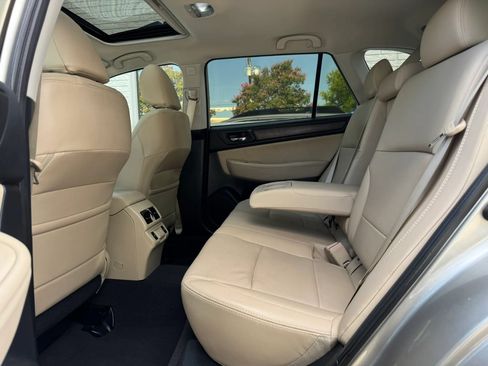 Used 2019 Subaru Outback 2.5i Limited w/ Popular Package #2 AWD/4WD image 18