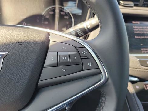 Certified 2025 Cadillac XT5 Luxury FWD image 42