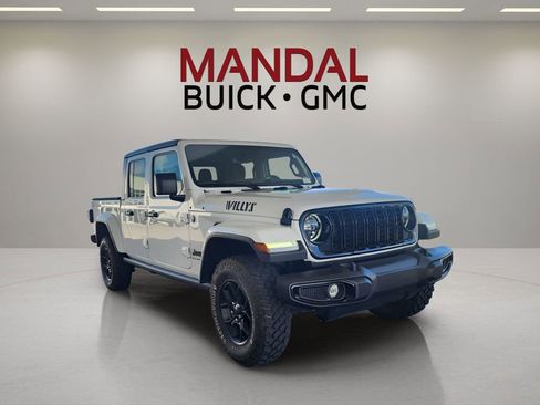 Used 2024 Jeep Gladiator Sport image 5
