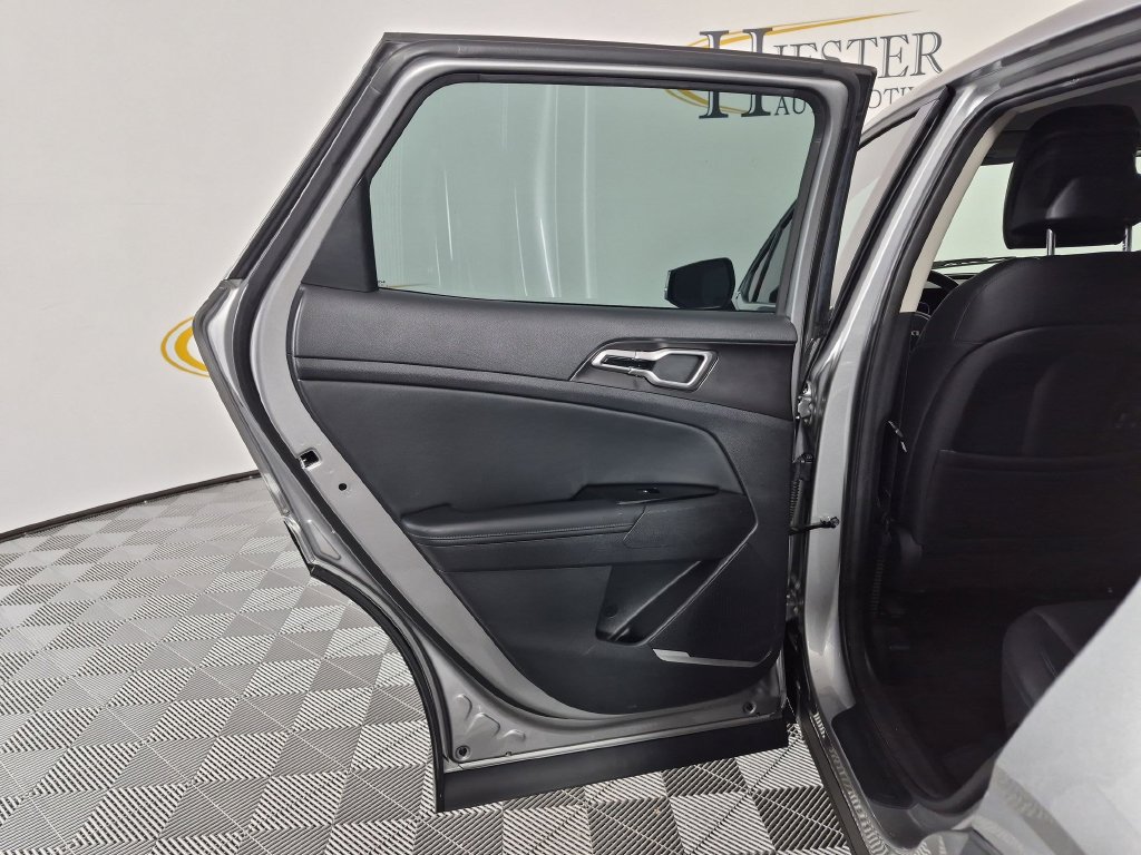 Used 2024 Kia Sportage EX FWD image 28