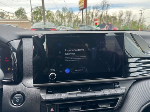 Used 2025 Toyota Camry SE image 20