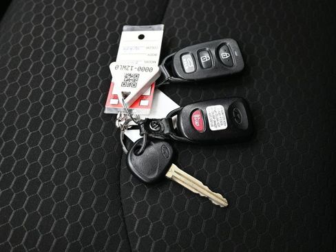 Used 2020 Hyundai Elantra SE w/ Cargo Package (C1) FWD image 32