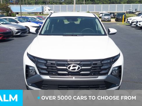 Certified 2025 Hyundai Tucson SE image 3