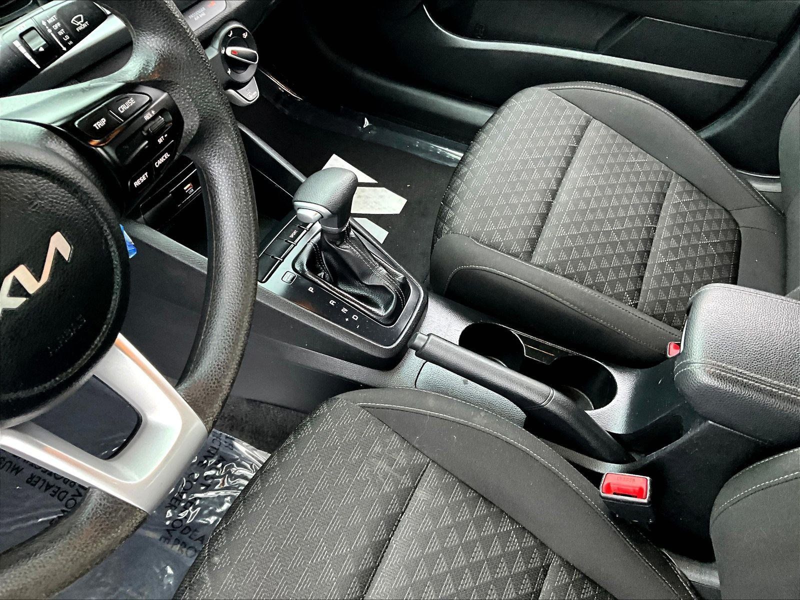 Used 2023 Kia Rio S FWD image 17