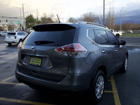 Used 2016 Nissan Rogue S w/ Appearance Package image 5