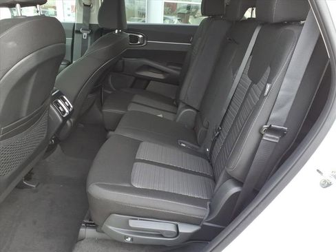 Used 2026 Kia Sorento LX FWD image 9