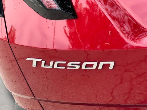 Certified 2024 Hyundai Tucson Limited AWD/4WD image 9