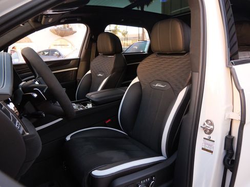 New 2026 Bentley Bentayga Speed AWD/4WD image 14