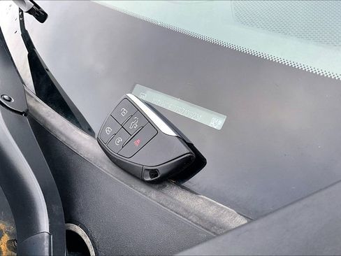 Used 2025 Chevrolet Silverado 1500 LT image 11