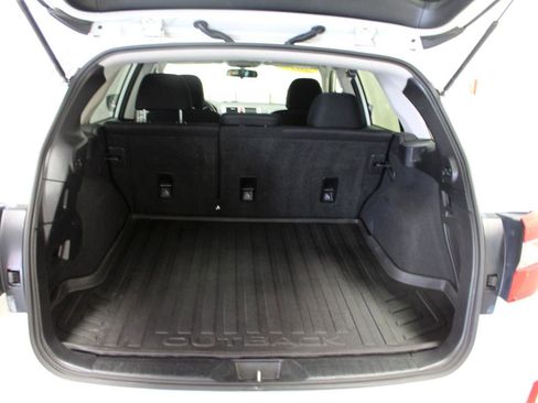 Used 2017 Subaru Outback 2.5i Premium image 25