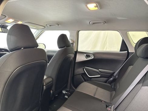 Used 2025 Kia Soul LX w/ LX Technology Package FWD image 13