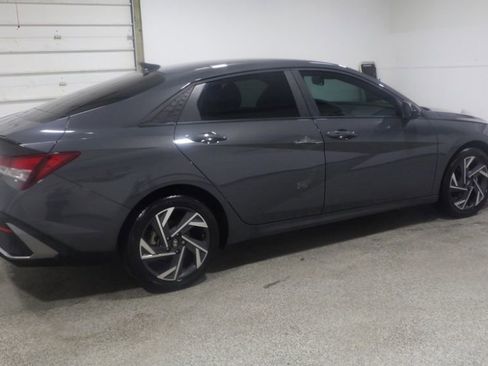 Used 2025 Hyundai Elantra Sport w/ Cargo Package FWD image 4