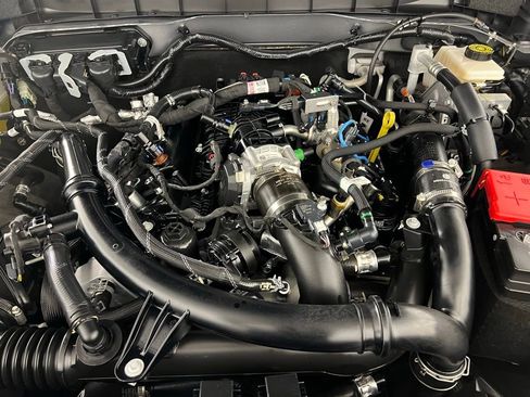 Used 2023 Ford Bronco Wildtrak image 33