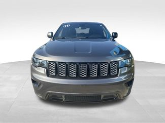 Used 2019 Jeep Grand Cherokee Altitude AWD/4WD video 3