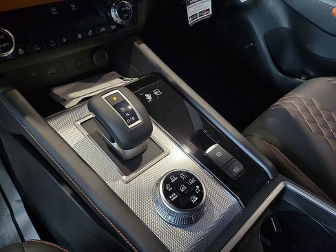 New 2025 Mitsubishi Outlander SEL image 14