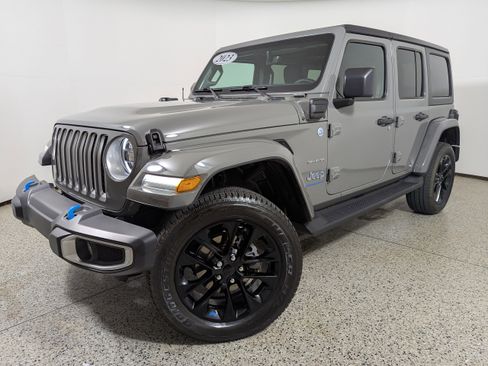 Used 2023 Jeep Wrangler Unlimited Sahara image 50