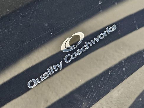 Used 2019 Lincoln Continental Select image 11