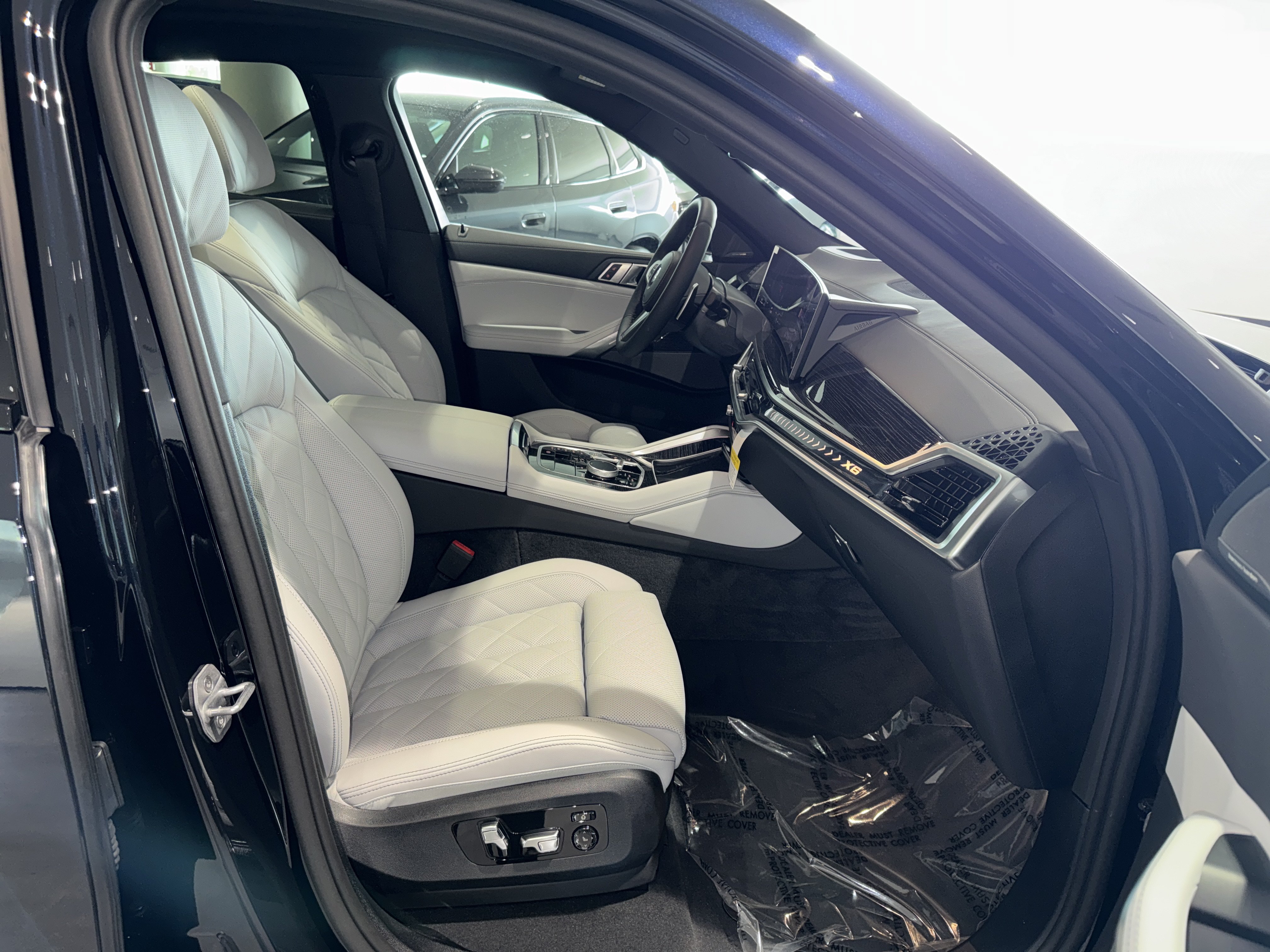 New 2027 BMW X6 xDrive40i w/ Climate Comfort Package AWD/4WD image 9