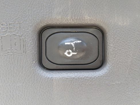 Used 2020 Lincoln Nautilus FWD w/ Equipment Group 101A image 14