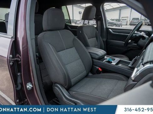 Used 2025 GMC Acadia Elevation image 24