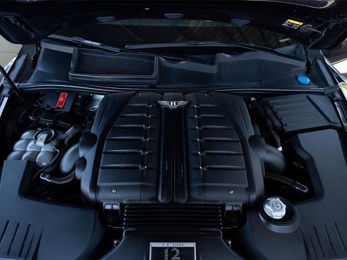 Used 2017 Bentley Bentayga image 19