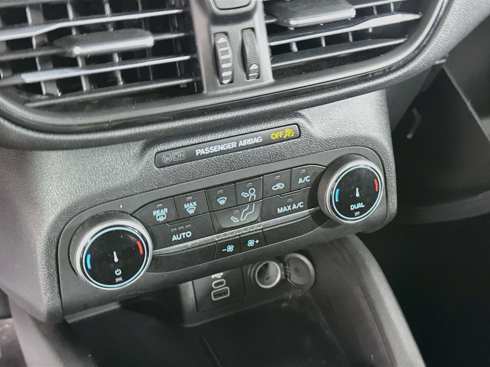 Used 2025 Ford Escape ST-Line FWD image 24