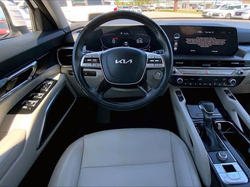 Used 2024 Kia Telluride S FWD image 6