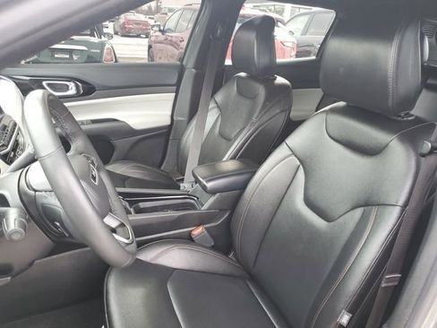 Used 2024 Jeep Compass Limited image 5