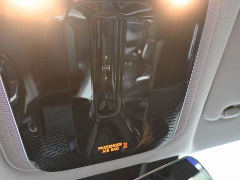 Used 2024 Mercedes-Benz E 350 4MATIC Sedan w/ Leather Package image 18