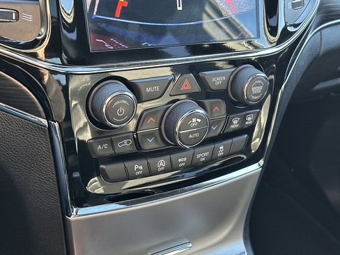 Used 2019 Jeep Grand Cherokee Limited w/ Luxury Group II image 22