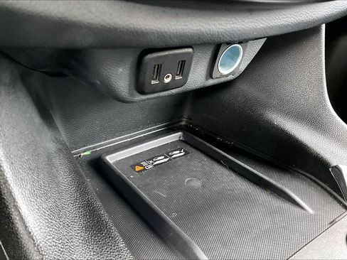 Used 2023 Chevrolet Traverse LT image 36