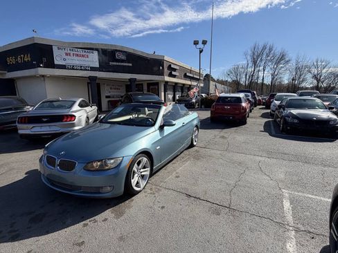 Used 2009 BMW 335i Convertible image 2