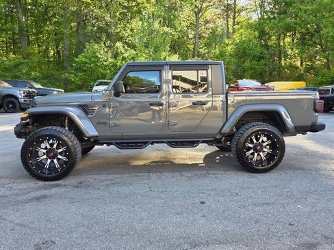 Used 2020 Jeep Gladiator Overland image 4