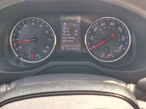 Used 2020 Toyota RAV4 LE FWD image 15