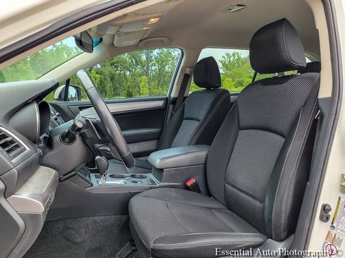 Used 2015 Subaru Outback 2.5i Premium AWD/4WD image 8