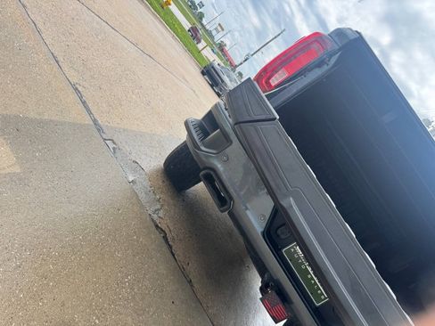 Used 2021 GMC Sierra 1500 AT4 w/ Technology Package AWD/4WD image 11