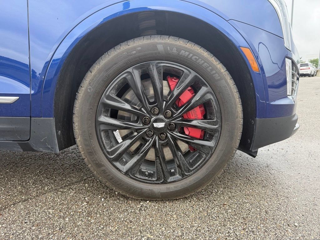 Certified 2024 Cadillac XT5 Sportv w/ LPO, Floor Liner Package AWD/4WD image 14