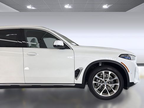 Used 2024 BMW X5 sDrive40i w/ Premium Package RWD image 36